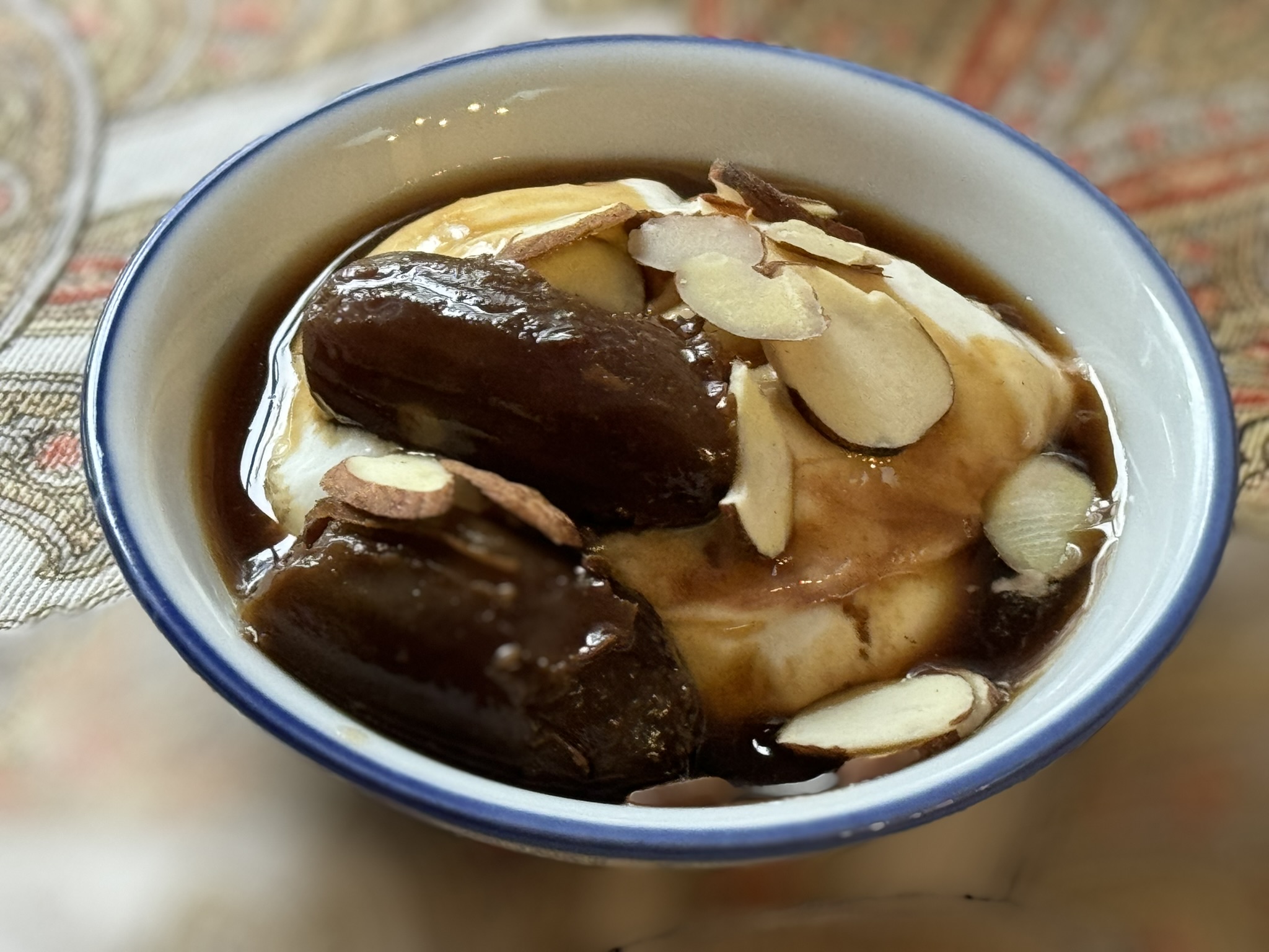 Dates with Espresso Coffee and Cardamom