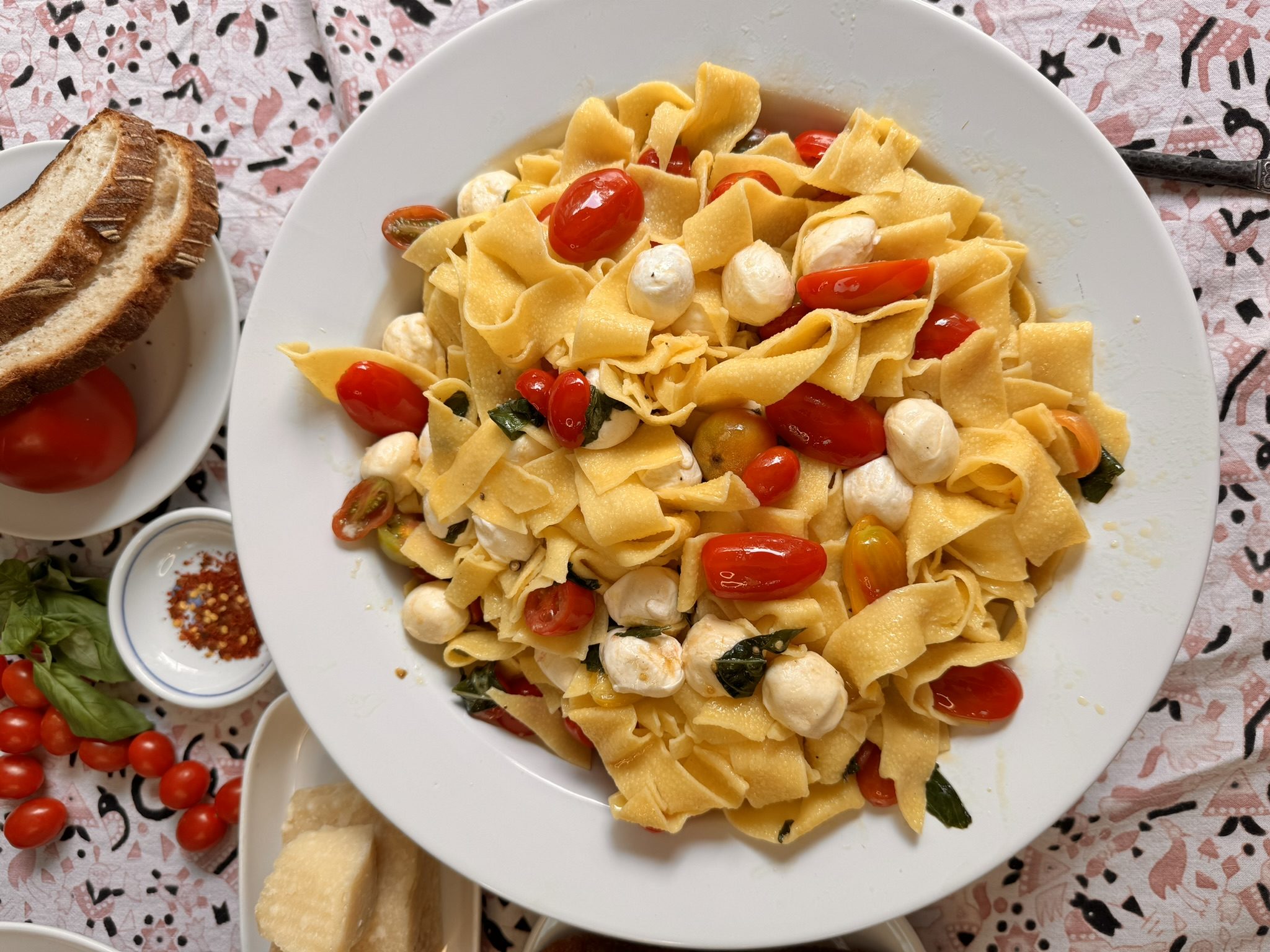 Dreamy Tomato-Mozzarella Pasta
