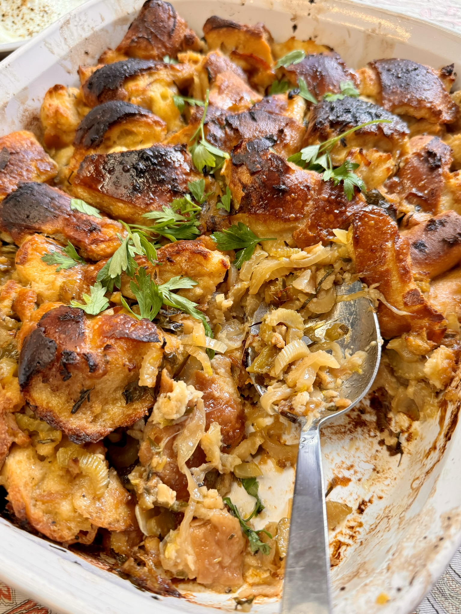 Easy Classic Celery & Caramelized Onion Stuffing – Crispy, Savory, and Irresistible