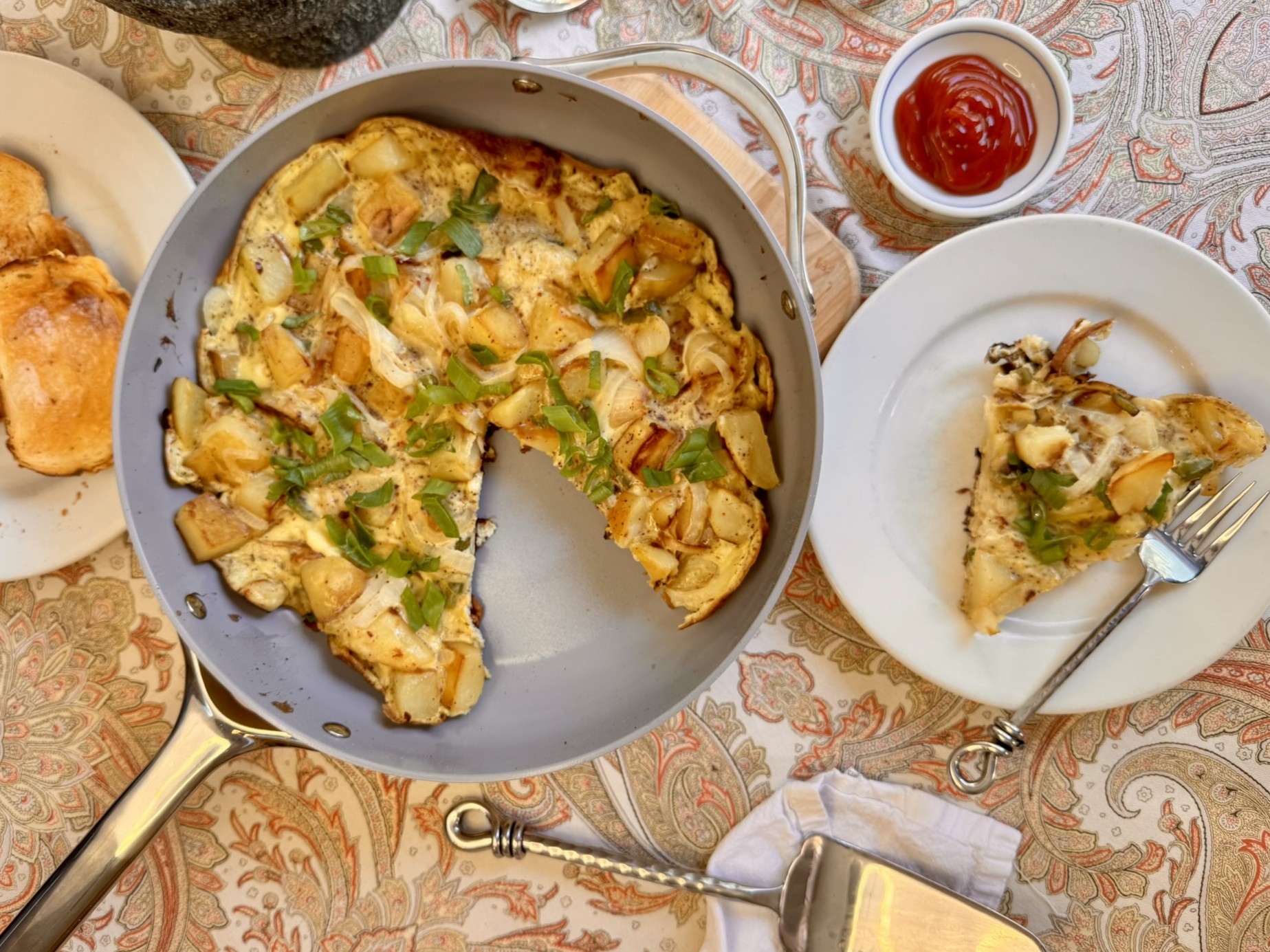 Easy Old-Fashioned Potato Omelet – A Budget-Friendly, Comforting Meal