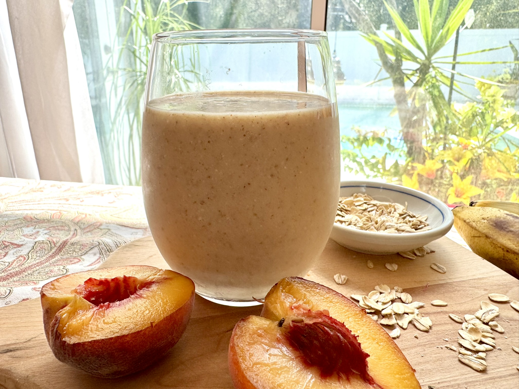 🍑 Peachy Oat Smoothie