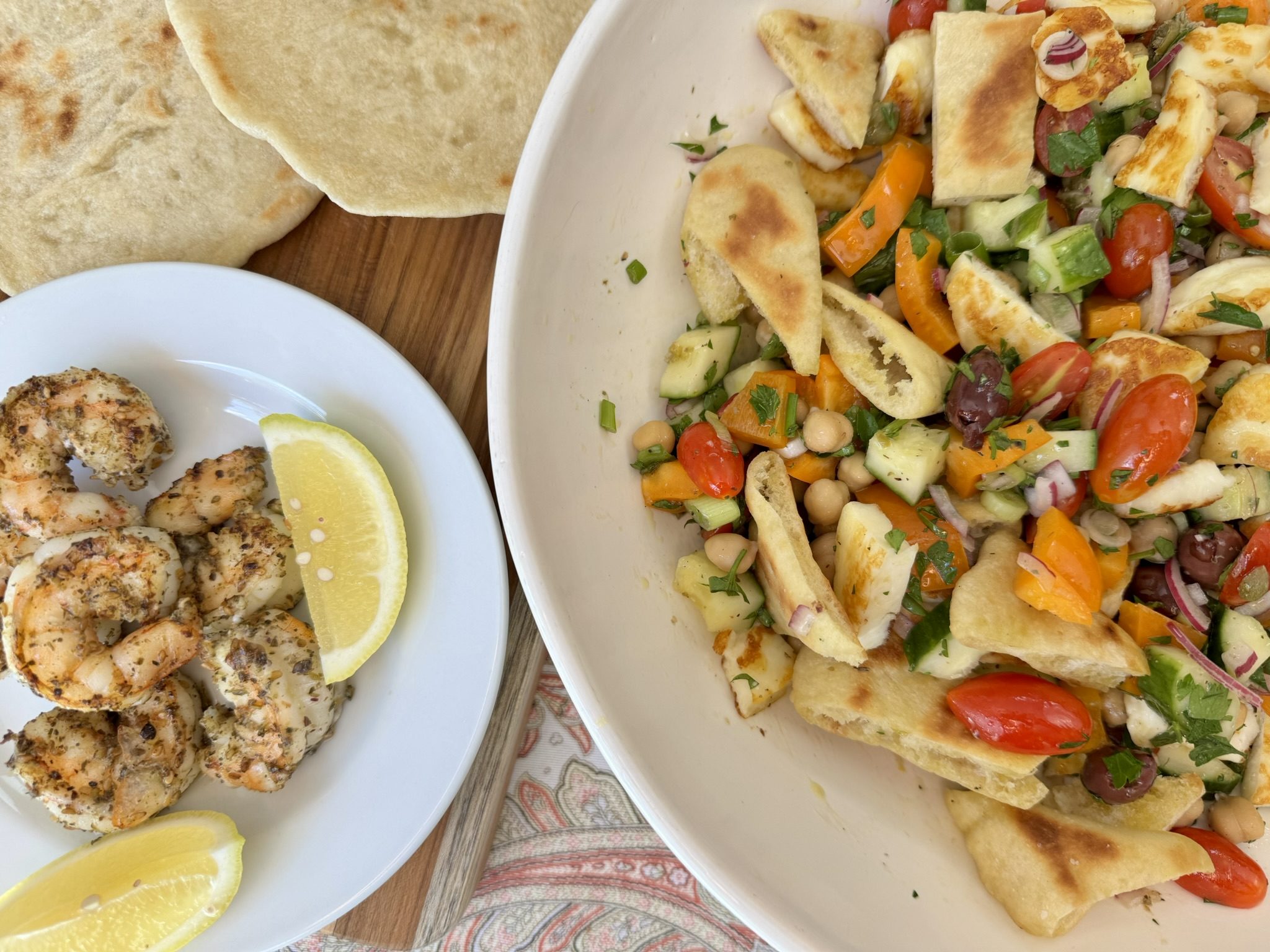 🌿 Taverna Salad with Za’atar Shrimp – A Greek-Inspired Lunch Worth Craving